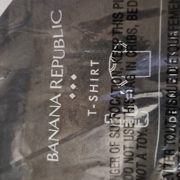 Banana Republic Camo T Shirt.Brand New w/ Tags In Original Packaging !!! - Picture 2 of 4